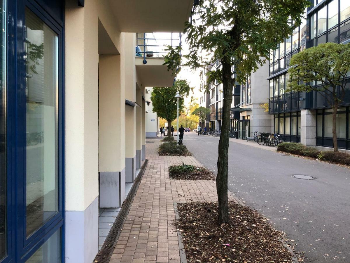 Sonnige Wohnung Im Zentrum Mit Terrasse U Tiefgarage - Netflix & Prime Leipzig Eksteriør billede